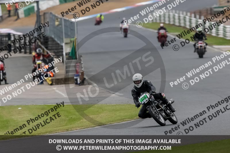 Vintage motorcycle club;eventdigitalimages;mallory park;mallory park trackday photographs;no limits trackdays;peter wileman photography;trackday digital images;trackday photos;vmcc festival 1000 bikes photographs